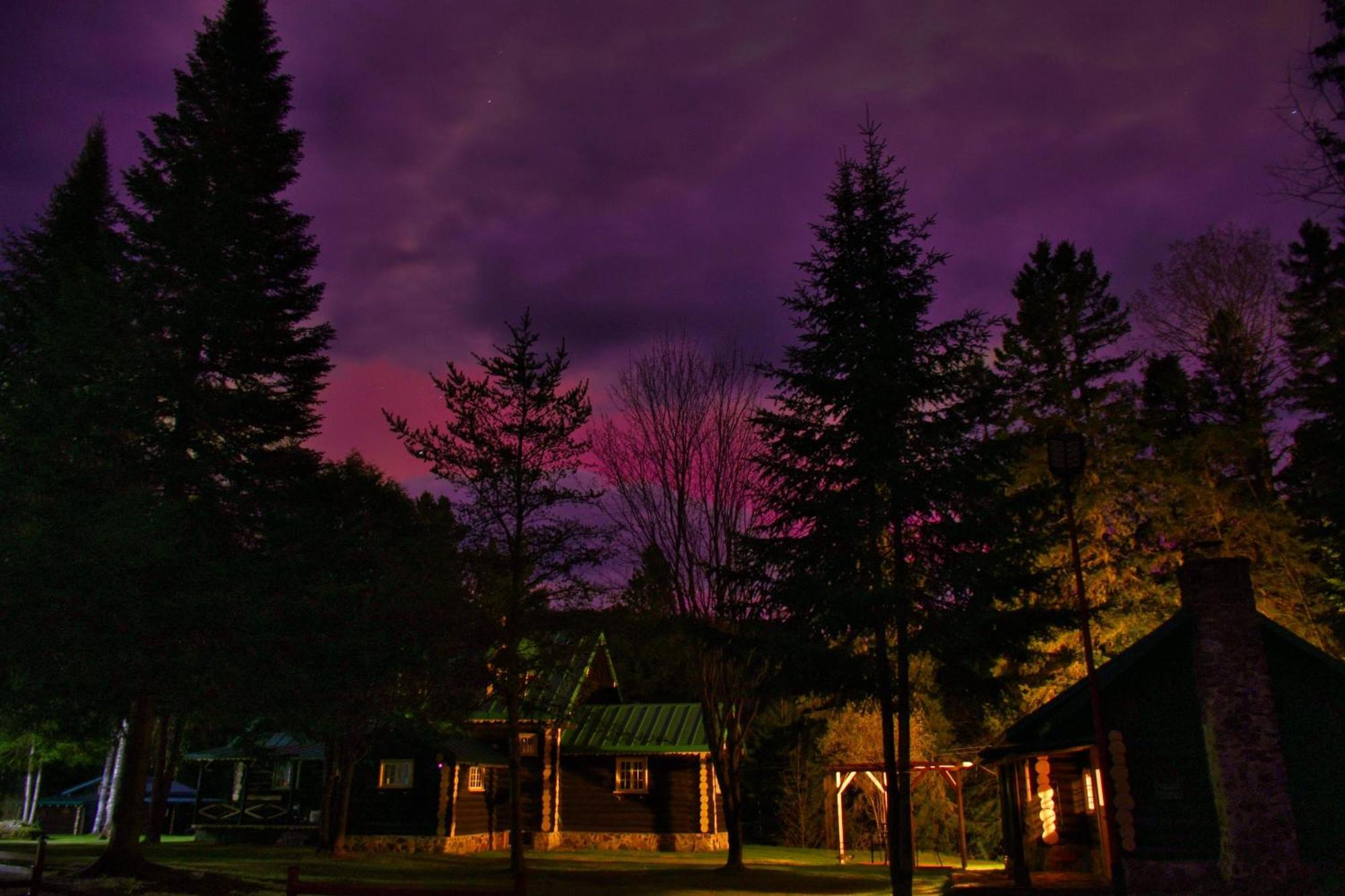Domaine Le Bostonnais - Le Village En Bois Rond La Tuque Exterior foto